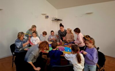 Likovna radionica izrade božićnih ukrasa za našu školu